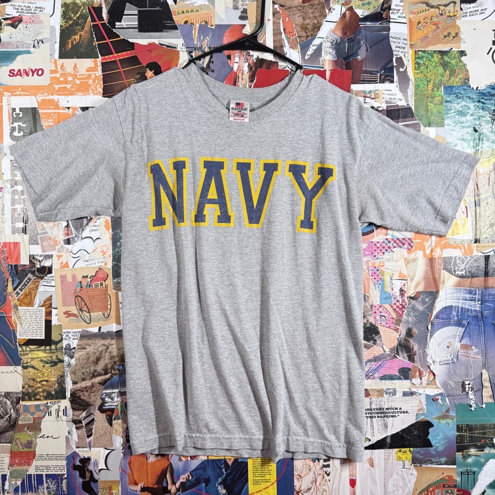 Vintage Bayside Navy Graphic T Shirt Adult Medium Made In‎ America USA Tee